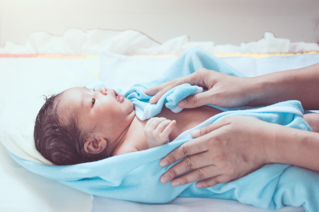 سبب جفاف بشرة الأطفال حديثي الولادة